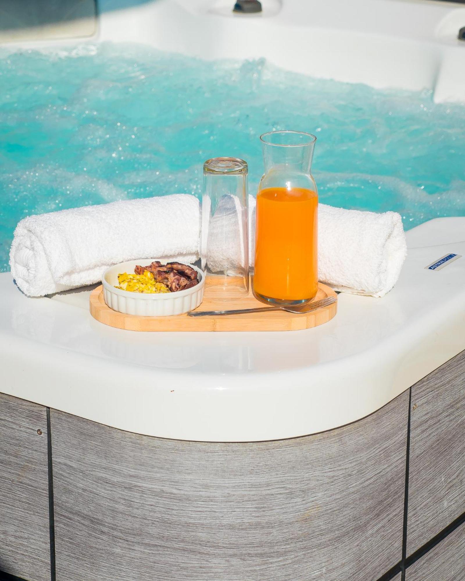 Evasion En Plein Coeur De La Ville T2 Jacuzzis Sauna Et Piscine Au Centre De ポール・ルイ エクステリア 写真